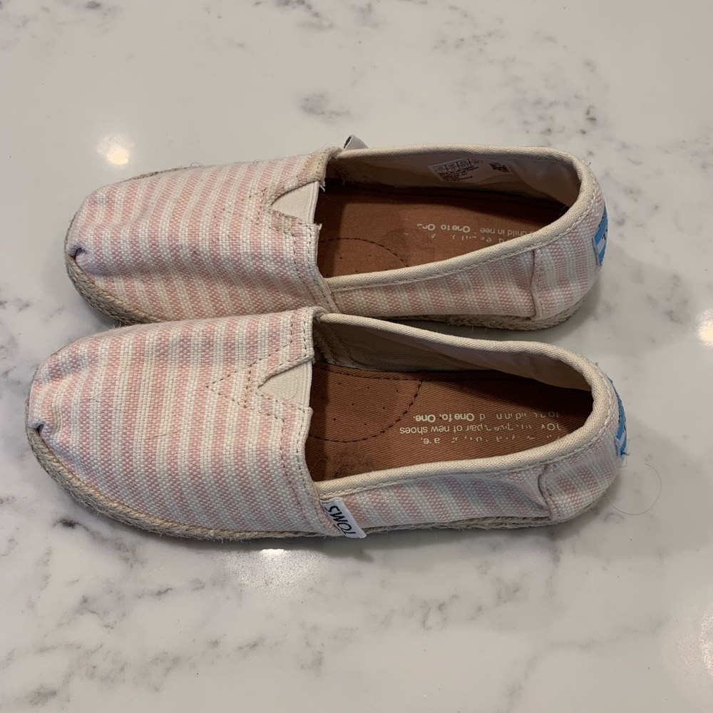 Girls Toms shoes size 1